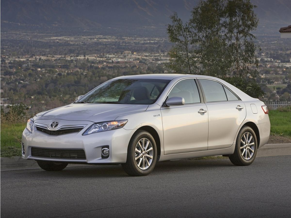 Toyota Camry LE V6 6-Spd AT 2010