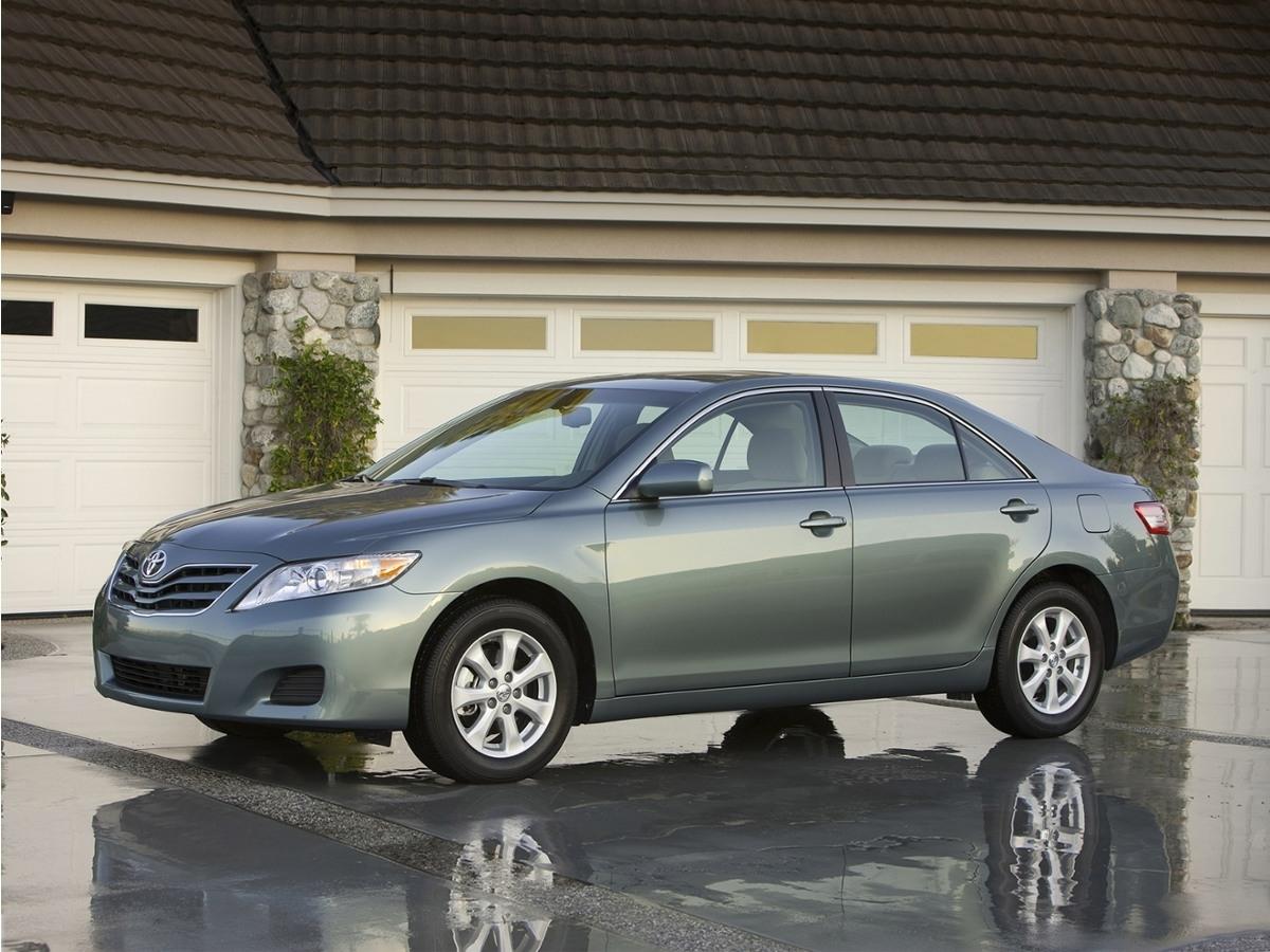 Toyota Camry LE V6 6-Spd AT 2010