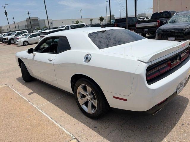 Dodge Challenger SXT 2021