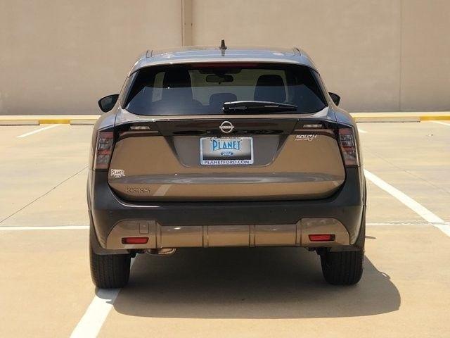 Nissan Kicks SV 2025