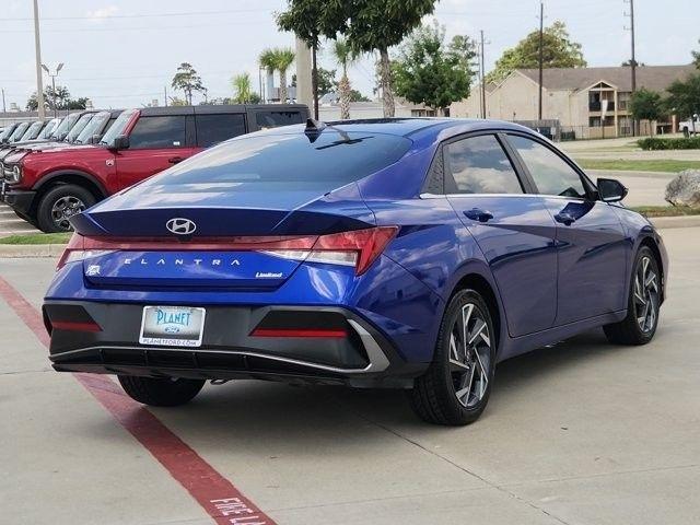 Hyundai Elantra Limited 2025