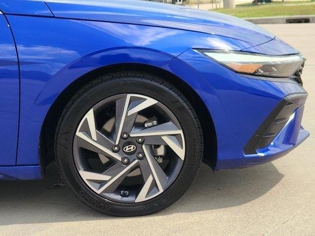 Hyundai Elantra Limited 2025