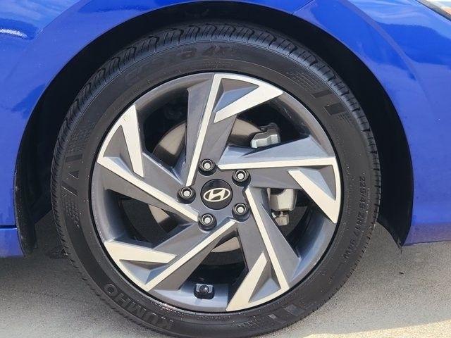 Hyundai Elantra Limited 2025