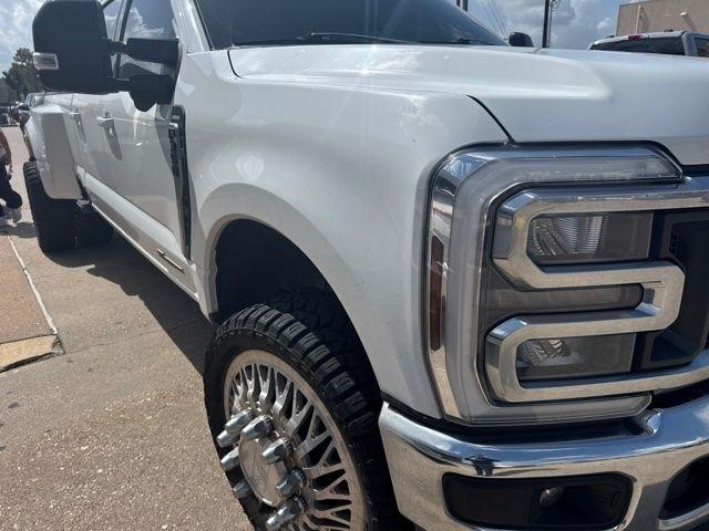 Ford F-350 SD Lariat Crew Cab Long Bed DRW 4WD 2024