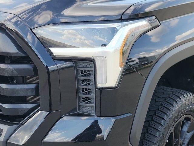 Toyota Tundra SR5 CrewMax 4WD 2025