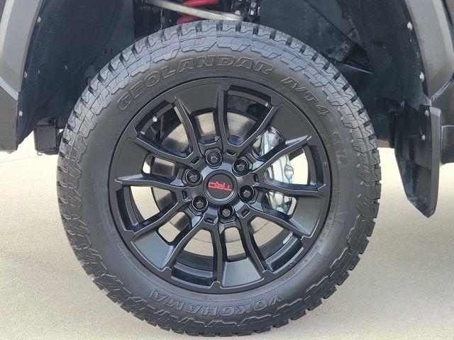 Toyota Tundra SR5 CrewMax 4WD 2025