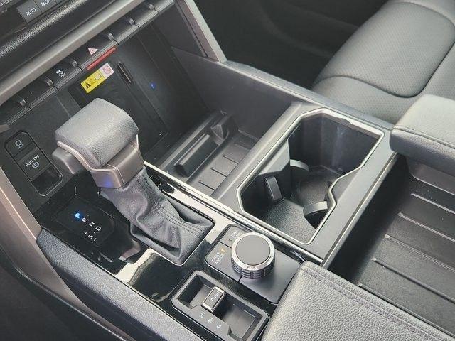 Toyota Tundra SR5 CrewMax 4WD 2025
