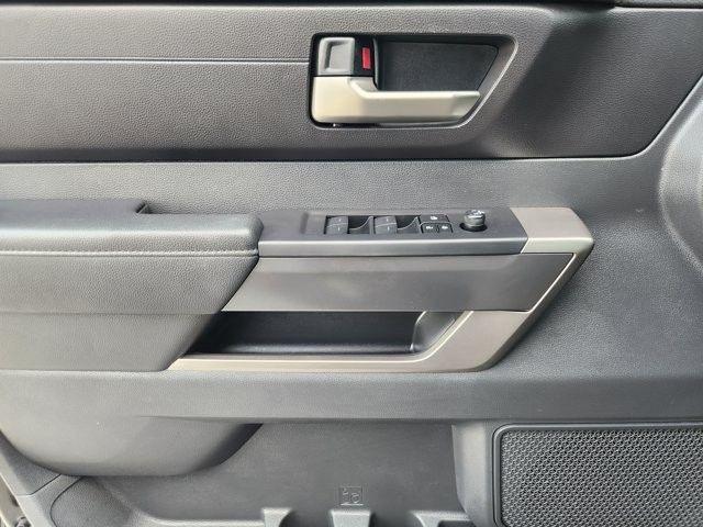 Toyota Tundra SR5 CrewMax 4WD 2025