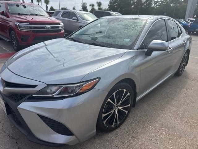 Toyota Camry SE 2020