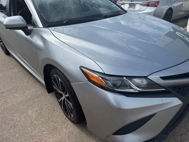 Toyota Camry SE 2020