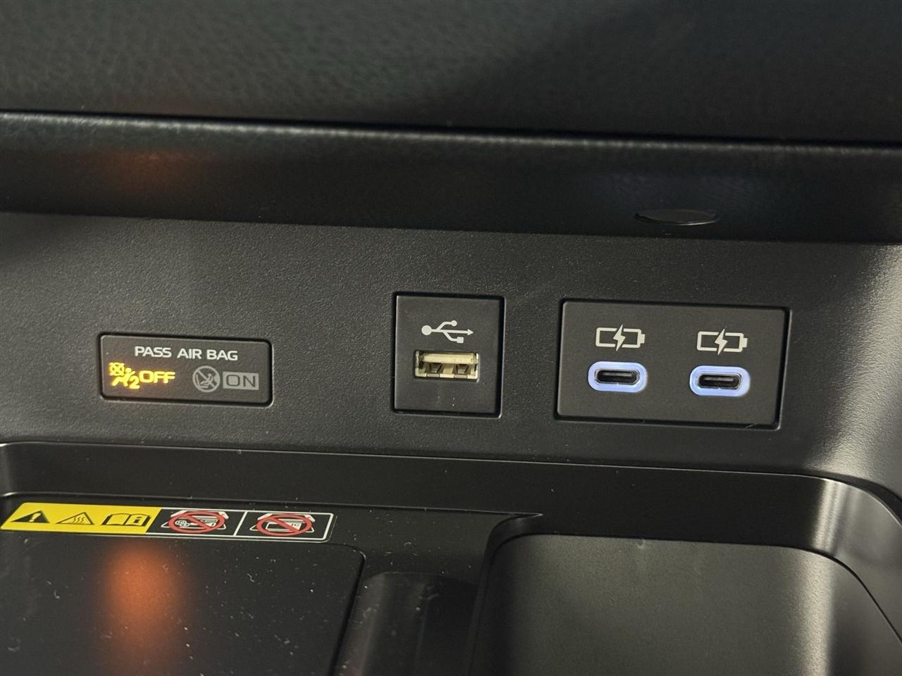 Toyota Camry Hybrid XLE 2026