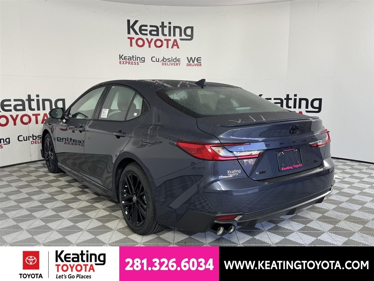 Toyota Camry Hybrid XLE 2026