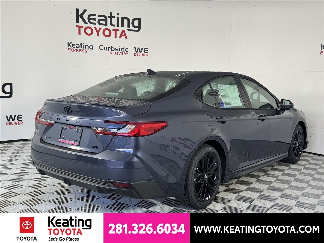 Toyota Camry Hybrid XLE 2026