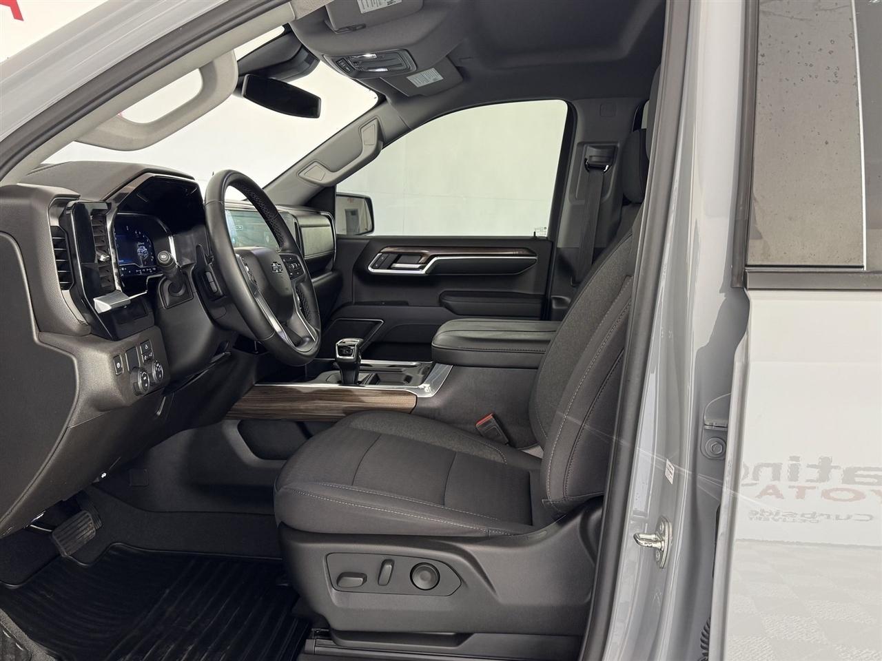 Chevrolet Silverado 1500 RST Crew Cab 2WD 2024
