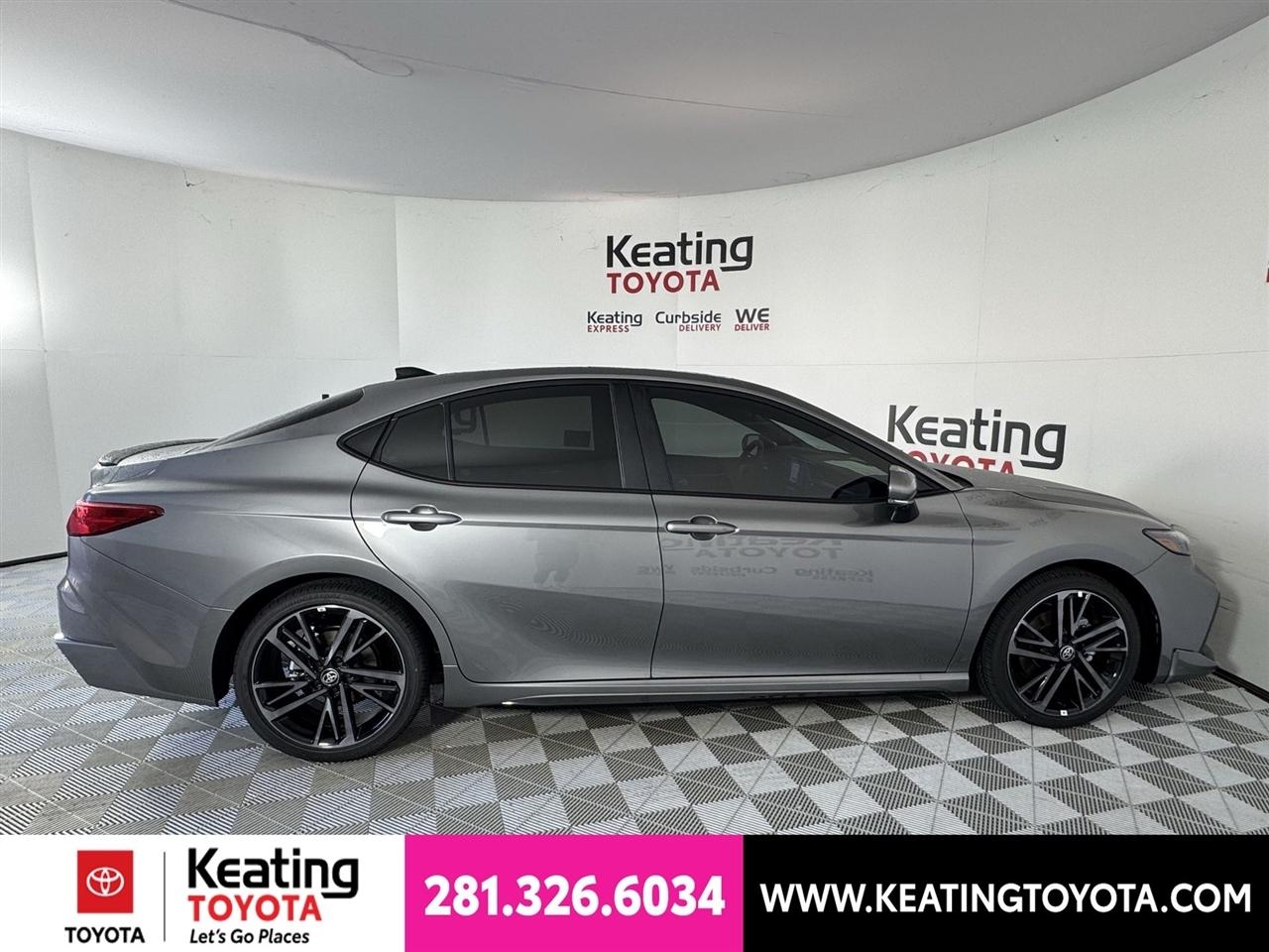 Toyota Camry Hybrid XLE 2026