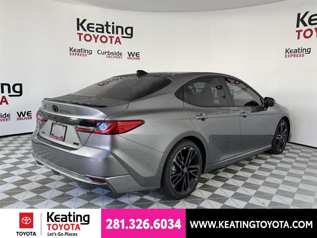 Toyota Camry Hybrid XLE 2026