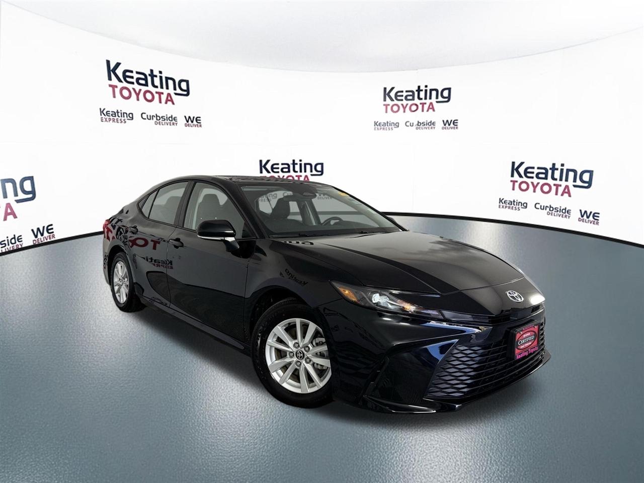 Toyota Camry Hybrid XLE 2026
