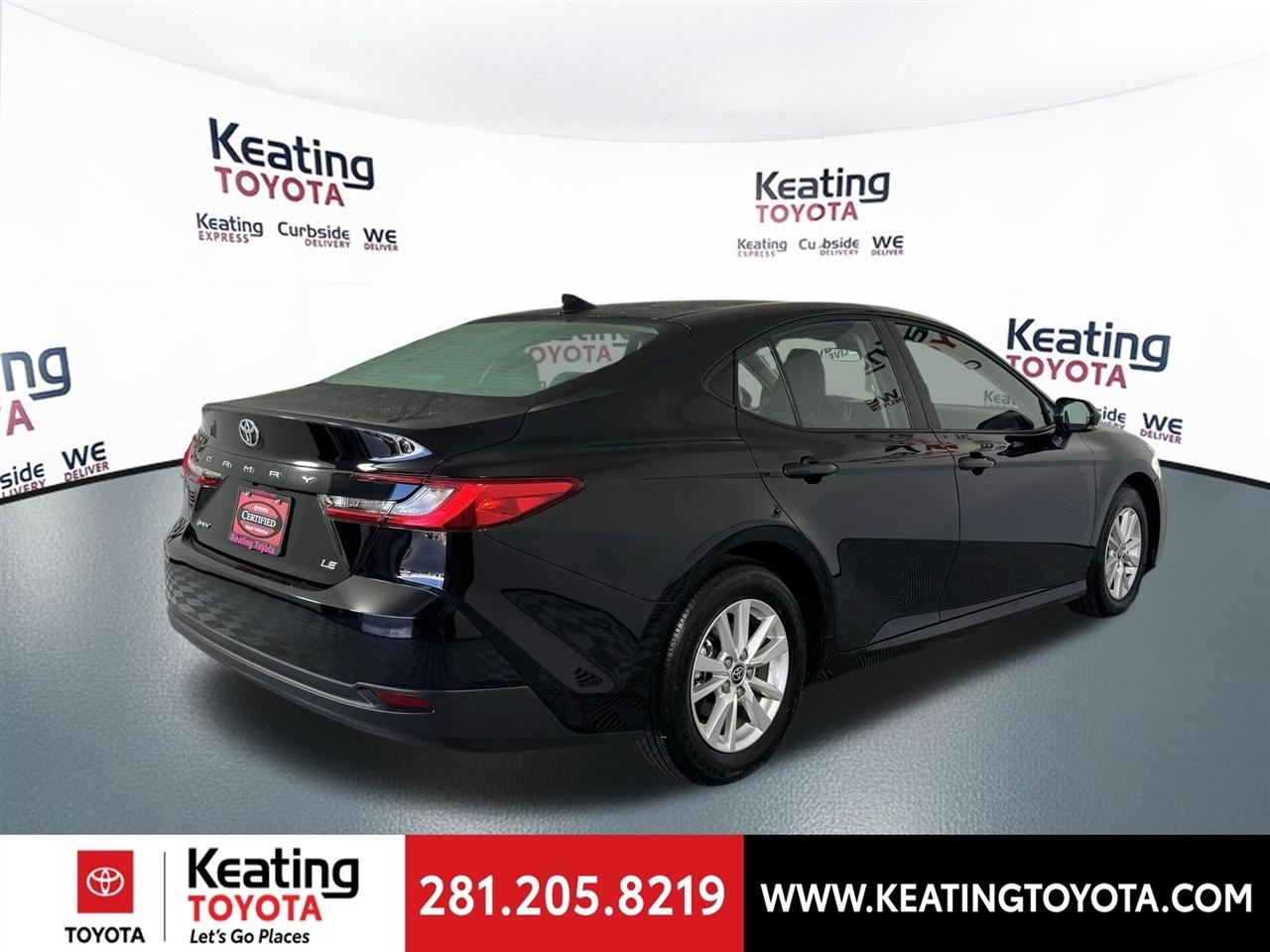 Toyota Camry Hybrid XLE 2026