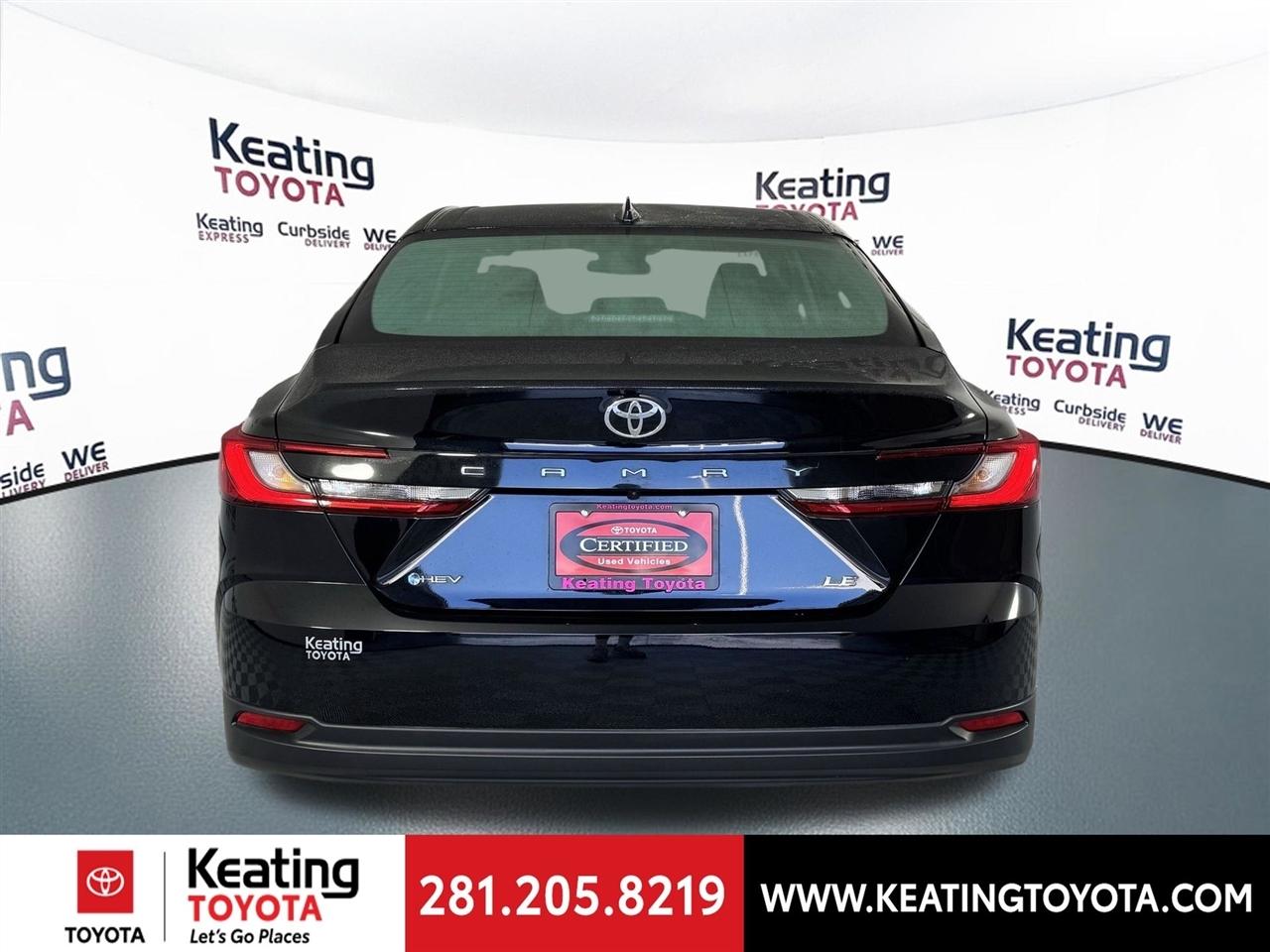 Toyota Camry Hybrid XLE 2026