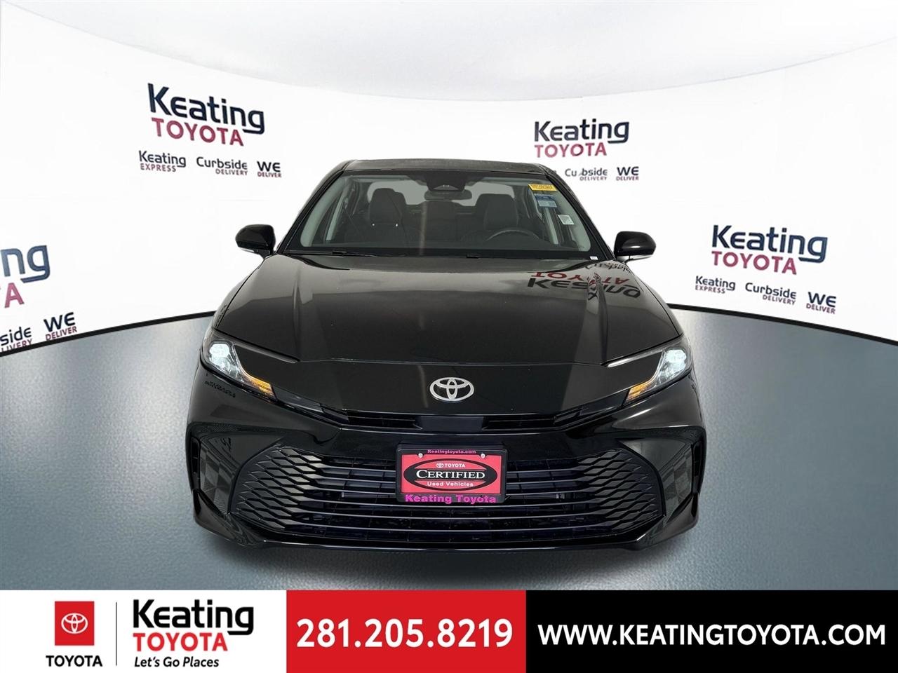 Toyota Camry Hybrid XLE 2026