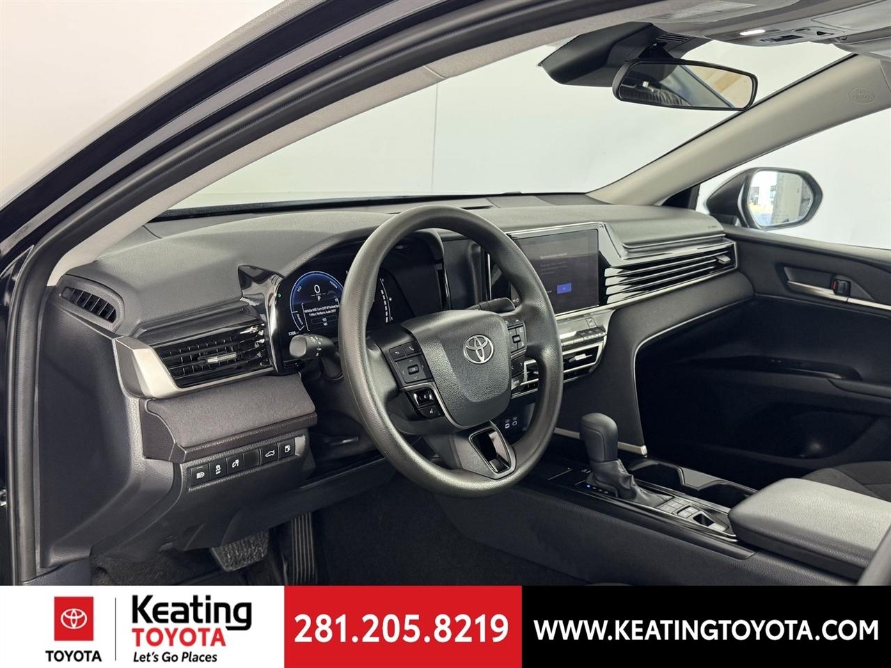 Toyota Camry Hybrid XLE 2026