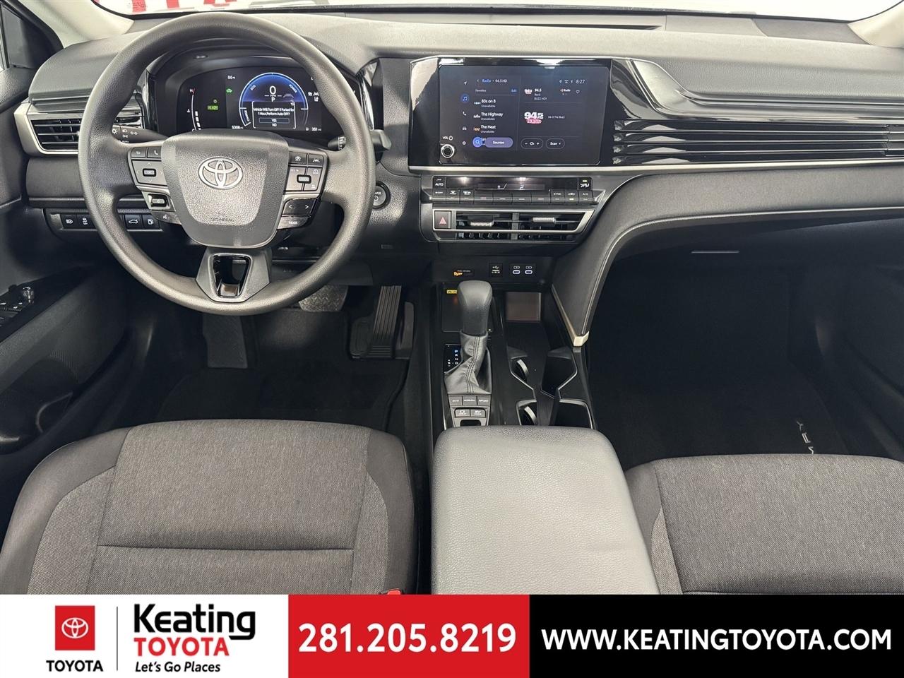 Toyota Camry Hybrid XLE 2026