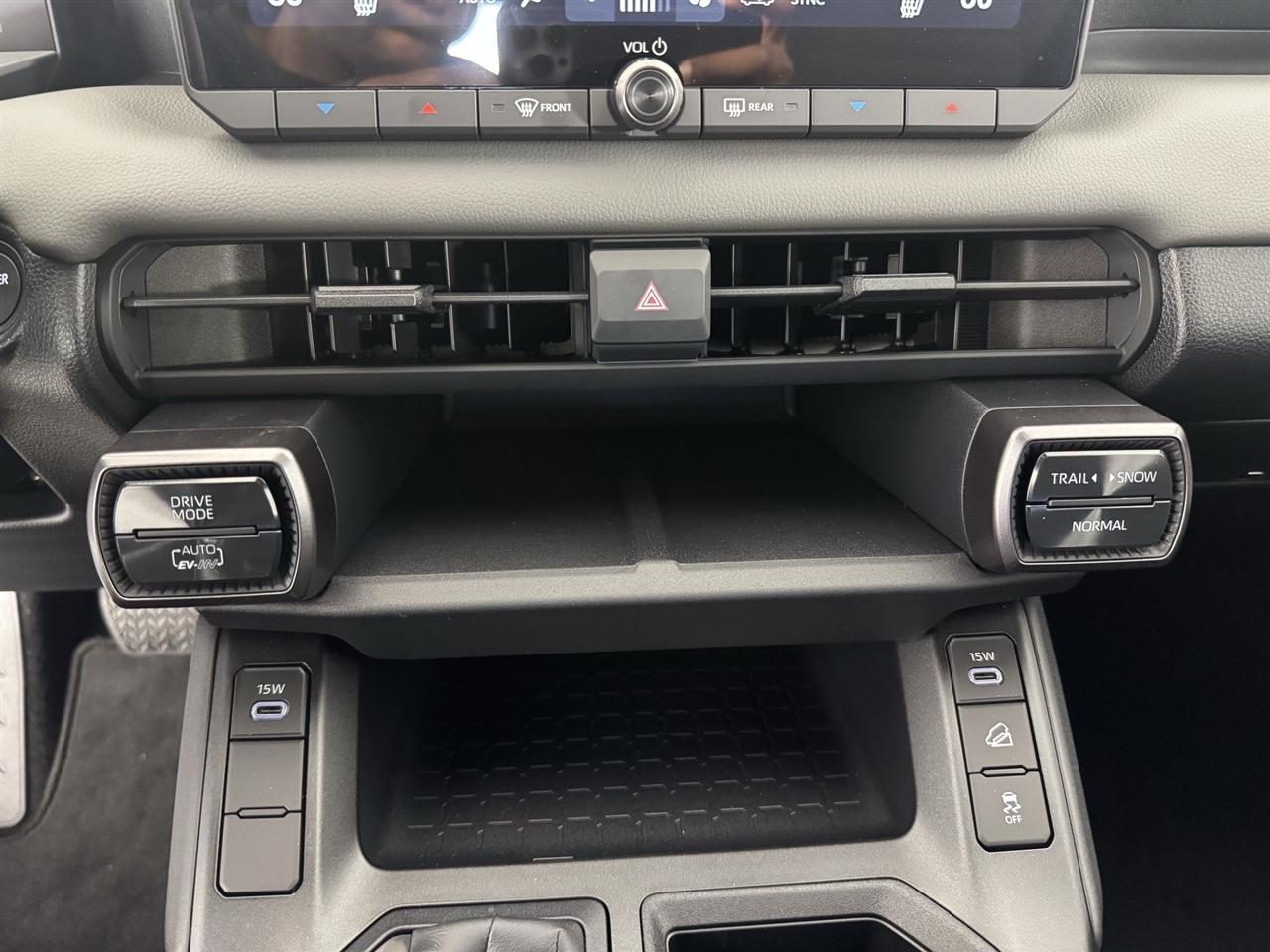 Toyota RAV4 Plug-In Hybrid SE 2026