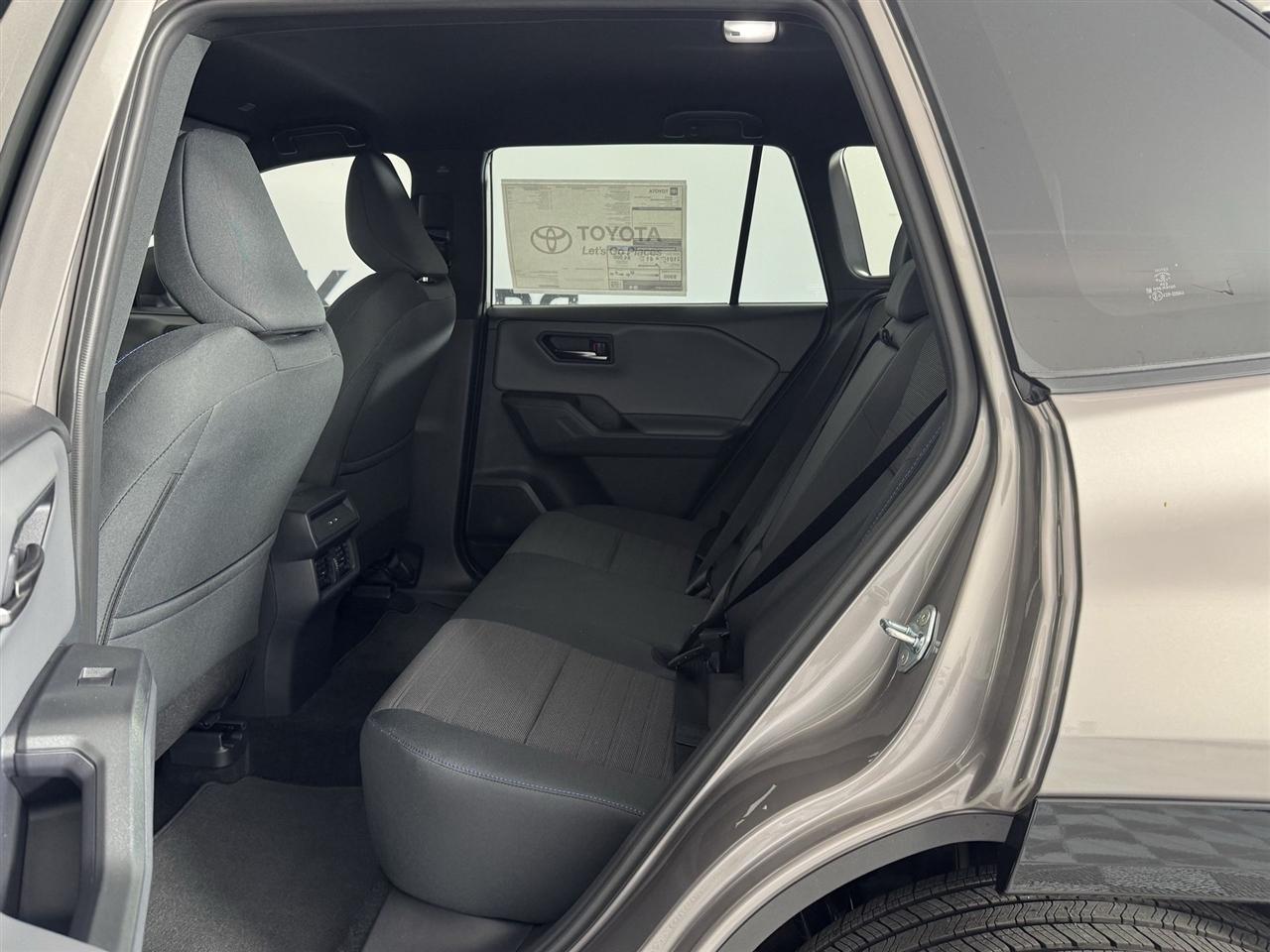 Toyota RAV4 Plug-In Hybrid SE 2026