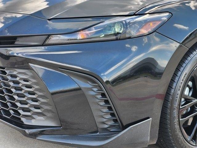 Toyota Camry Hybrid XLE 2025