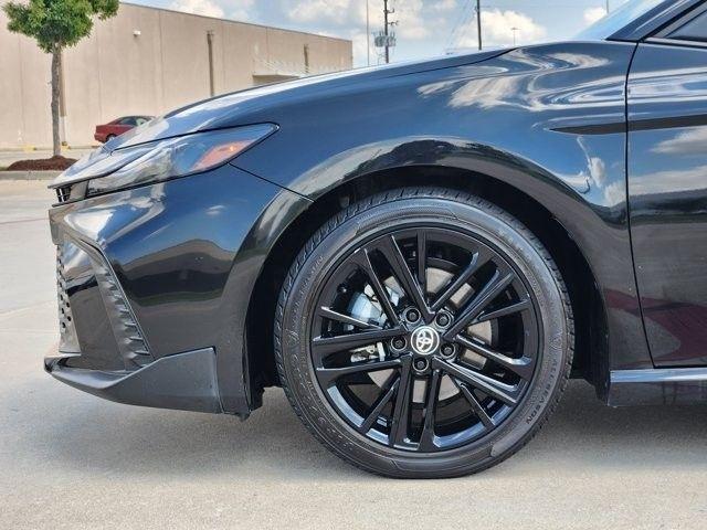 Toyota Camry Hybrid XLE 2025