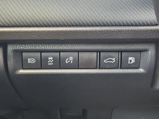 Toyota Camry Hybrid XLE 2025