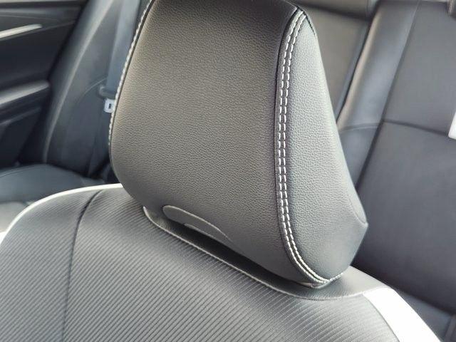 Toyota Camry Hybrid XLE 2025