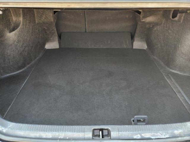 Toyota Camry Hybrid XLE 2025