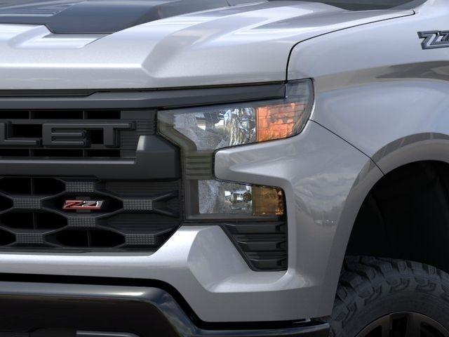 Chevrolet Silverado 1500 Trail Boss Custom Crew Cab 4WD 2026