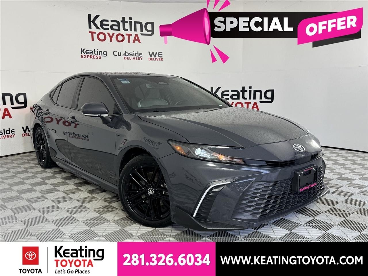 Toyota Camry Hybrid XLE 2025