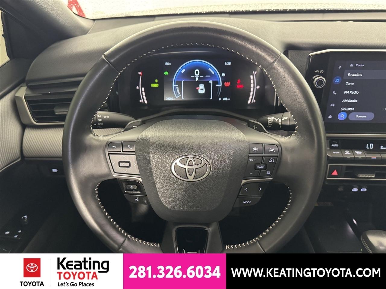 Toyota Camry Hybrid XLE 2025
