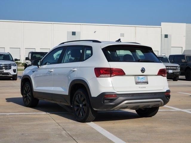 Volkswagen Taos S 2024