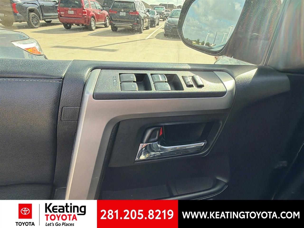 Toyota 4Runner Limited 2WD V6 2017