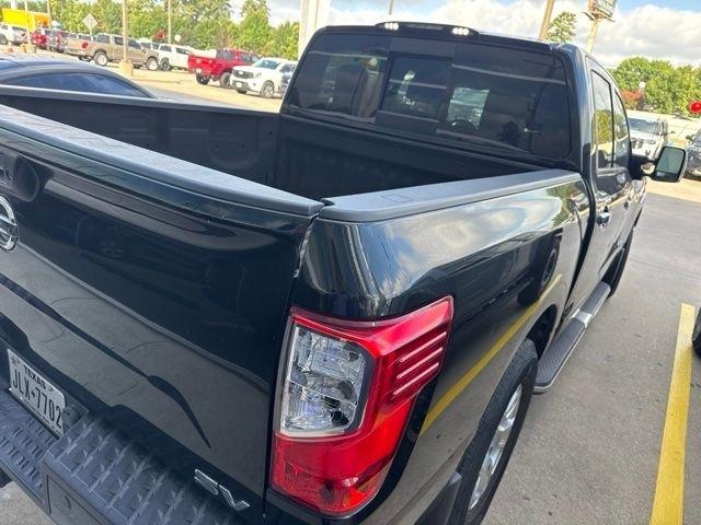 Nissan Titan SV Crew Cab 2WD 2017