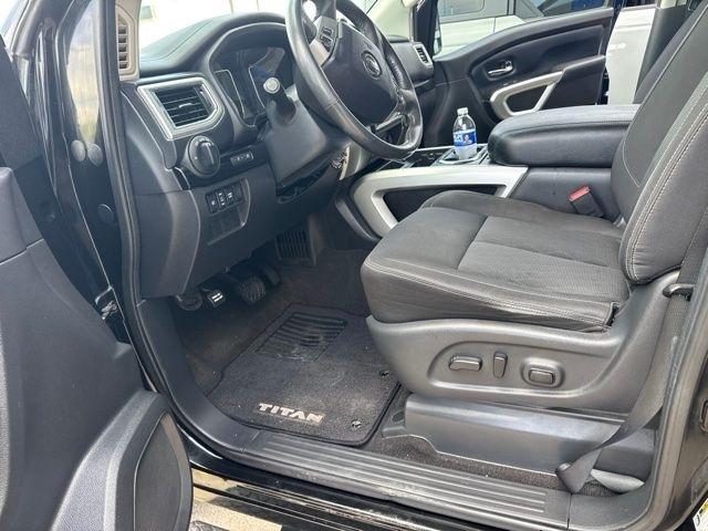 Nissan Titan SV Crew Cab 2WD 2017