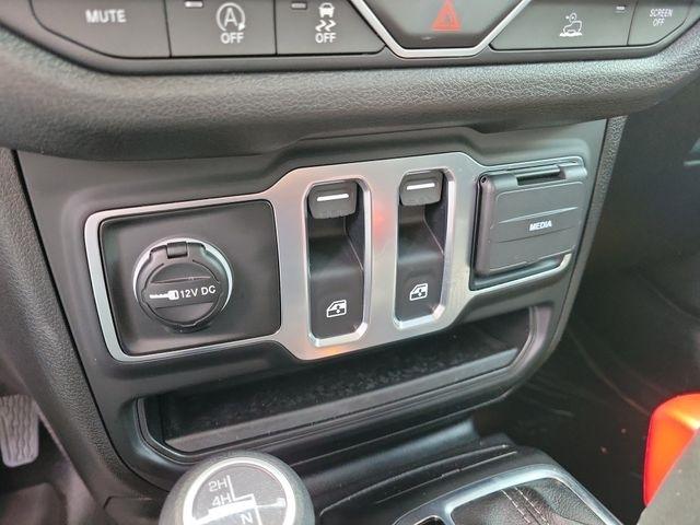Jeep Wrangler Sport 2025