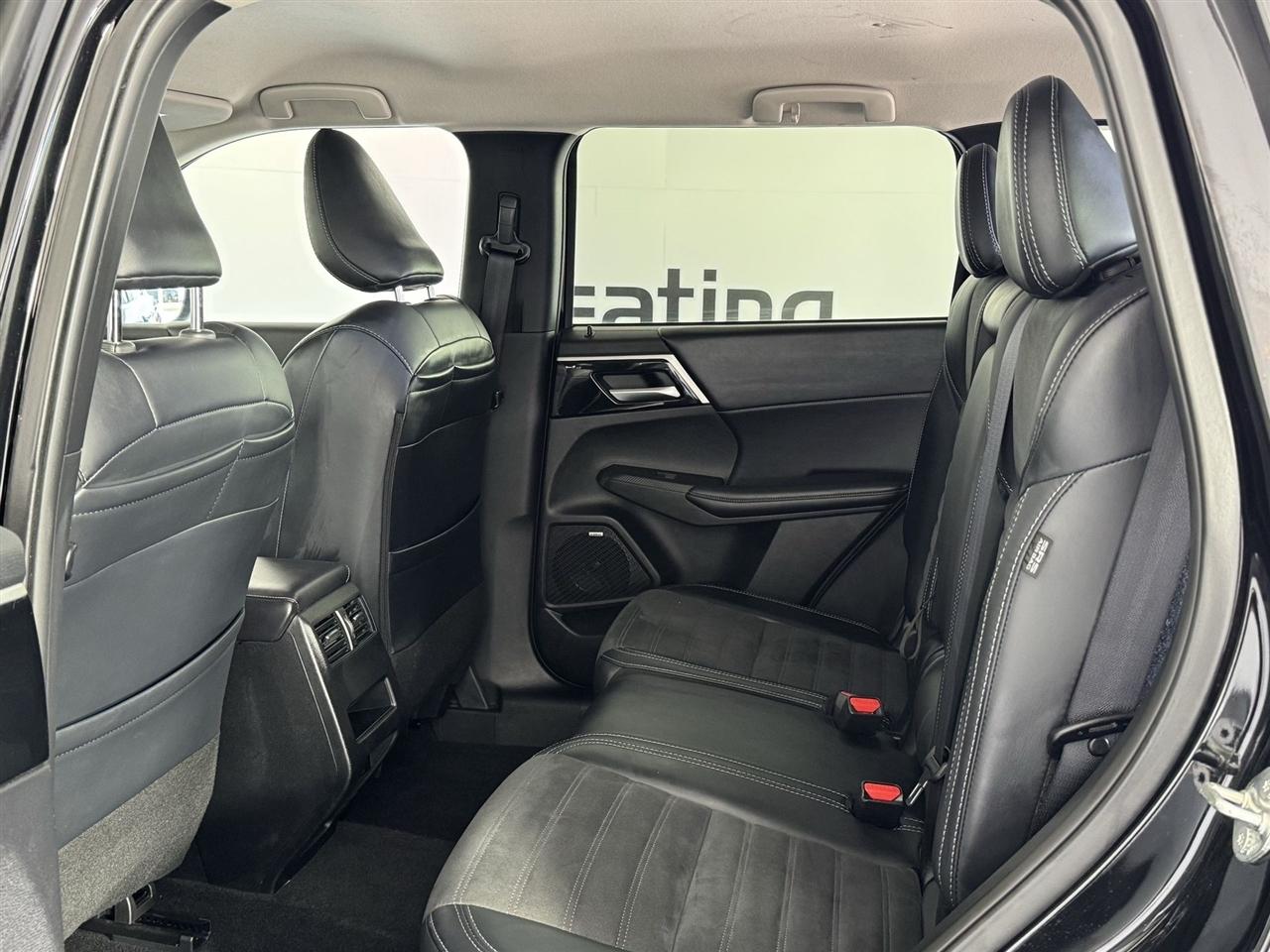 Mitsubishi Outlander SE 4WD 2025