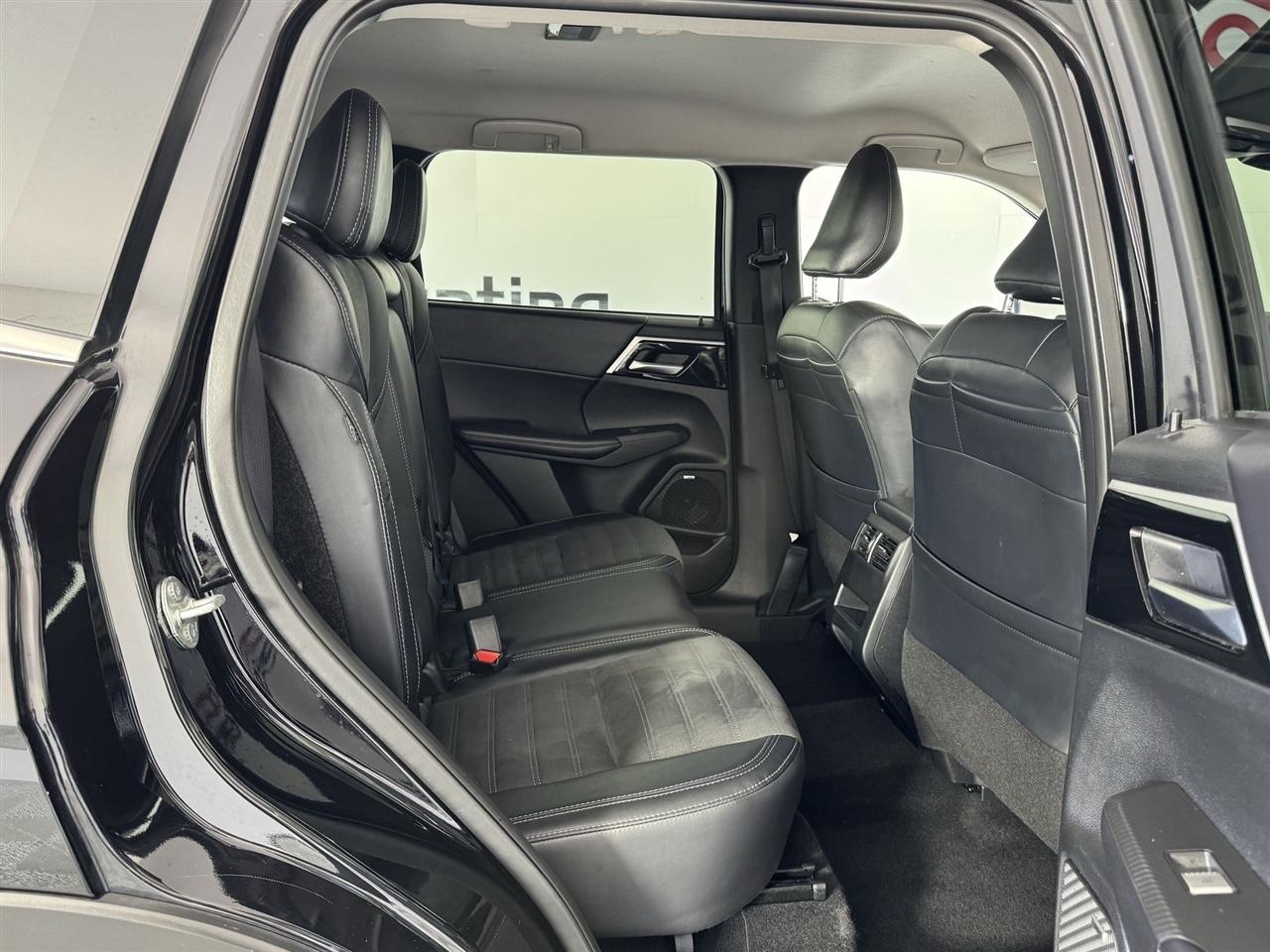 Mitsubishi Outlander SE 4WD 2025