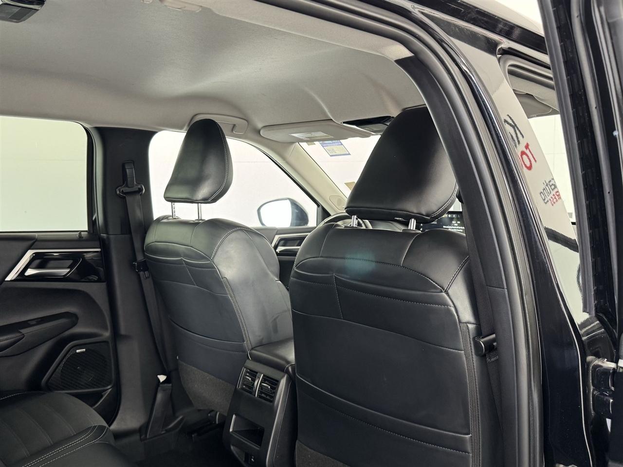 Mitsubishi Outlander SE 4WD 2025