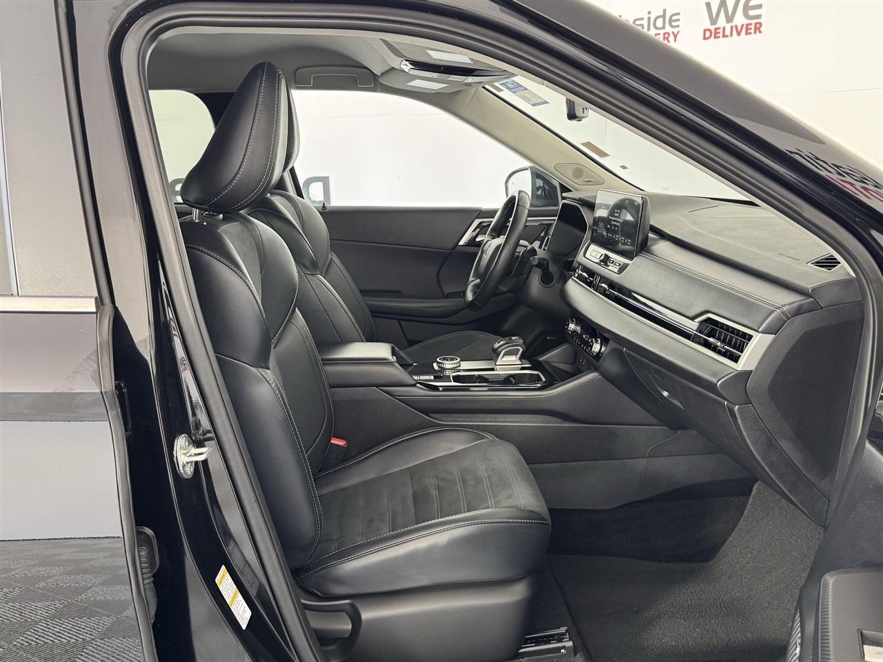 Mitsubishi Outlander SE 4WD 2025