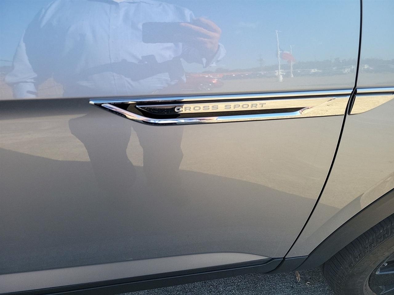 Volkswagen Atlas Cross Sport SE w/Technology 2024