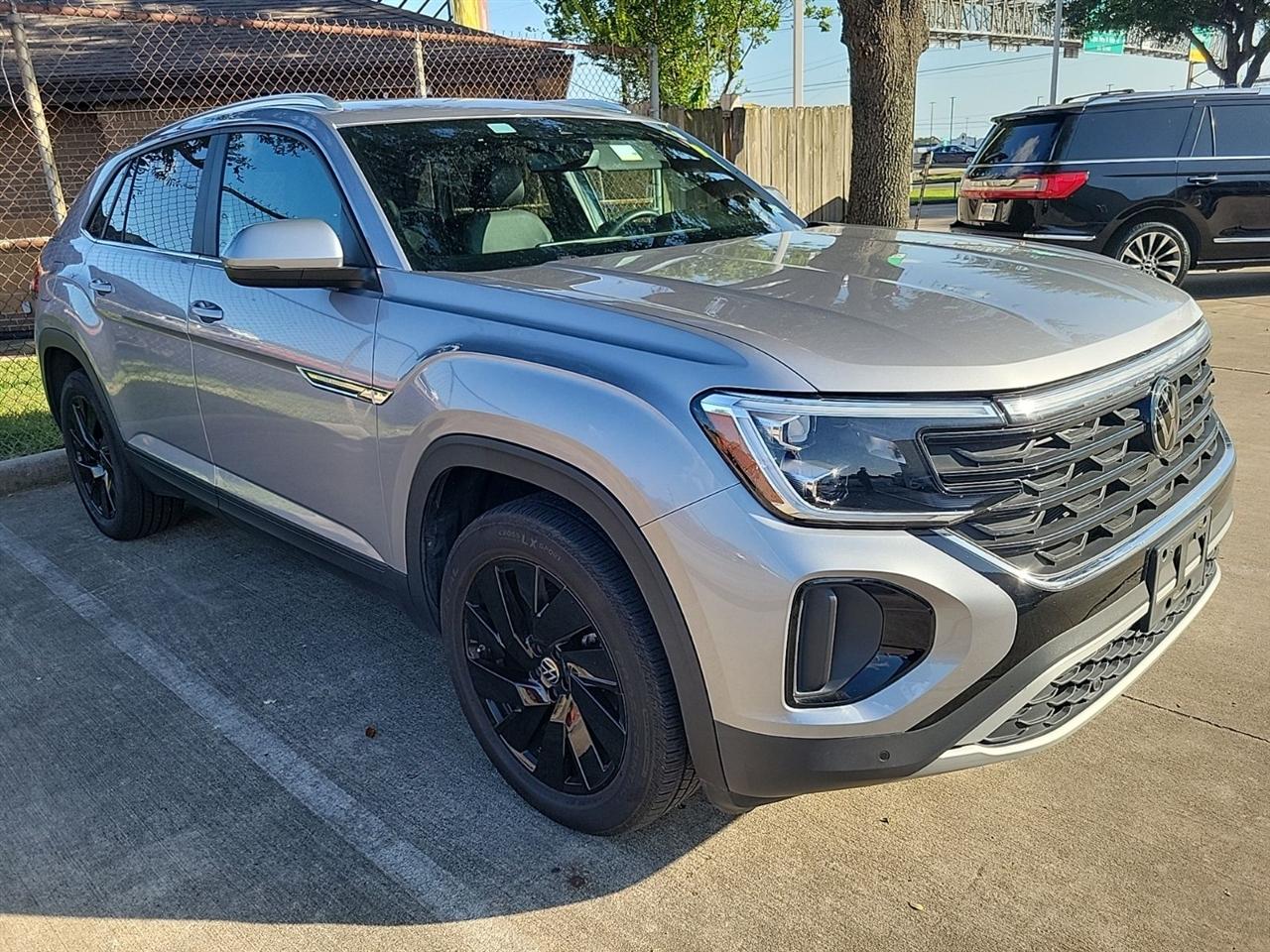 2024 Volkswagen Atlas Cross Sport SE w/Technology