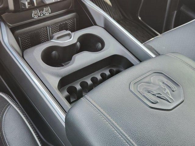 RAM 2500 Laramie Crew Cab 4WD 2025
