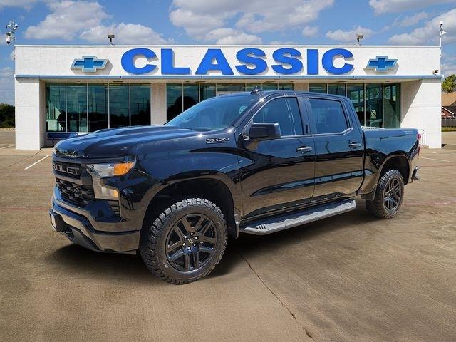 Chevrolet Silverado 1500 Trail Boss Custom Crew Cab 4WD 2024