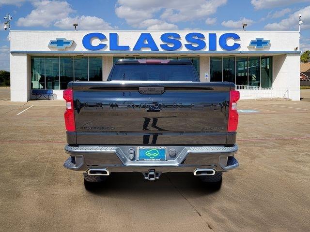 Chevrolet Silverado 1500 Trail Boss Custom Crew Cab 4WD 2024